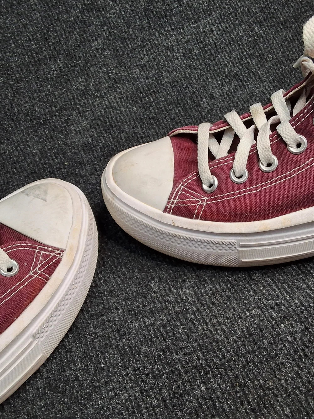 Converse High Top Sneakers in Burgundy Canvas